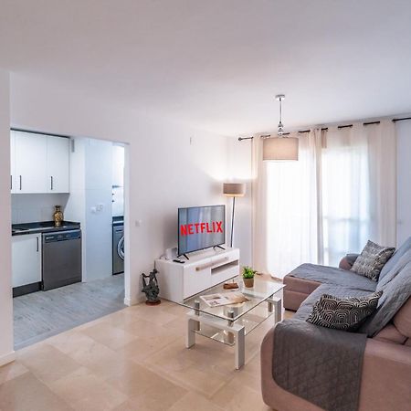 Casa Playa Guadalmar, Beautiful Apartment In Front Of The Sea, Wifi, Ac, Smart Tv, Private Parking Малага Екстериор снимка
