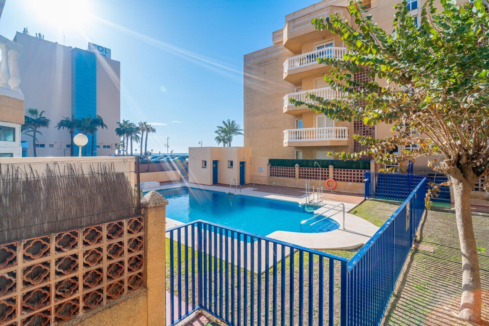 Casa Playa Guadalmar, Beautiful Apartment In Front Of The Sea, Wifi, Ac, Smart Tv, Private Parking Малага Екстериор снимка
