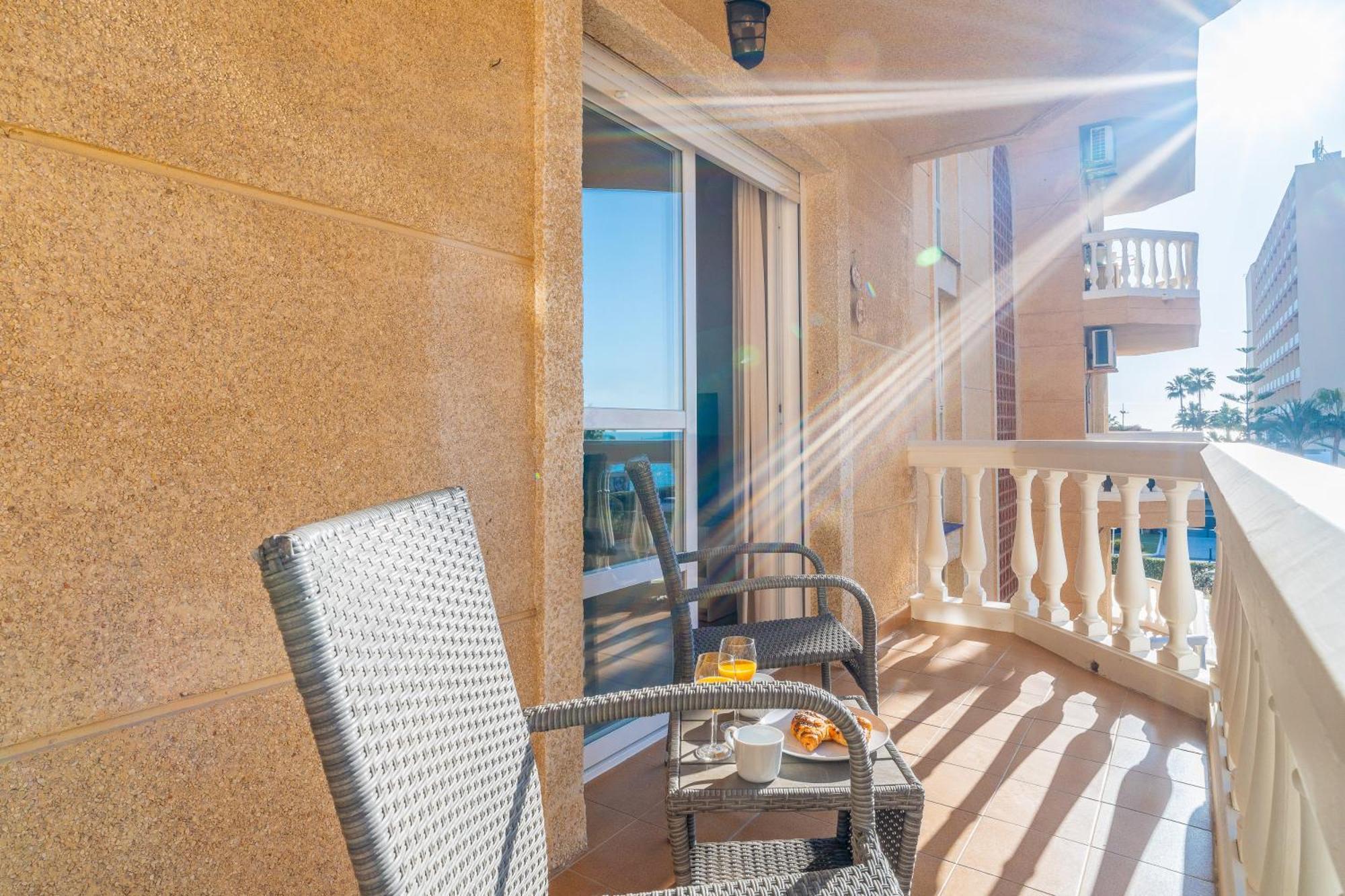 Casa Playa Guadalmar, Beautiful Apartment In Front Of The Sea, Wifi, Ac, Smart Tv, Private Parking Малага Екстериор снимка