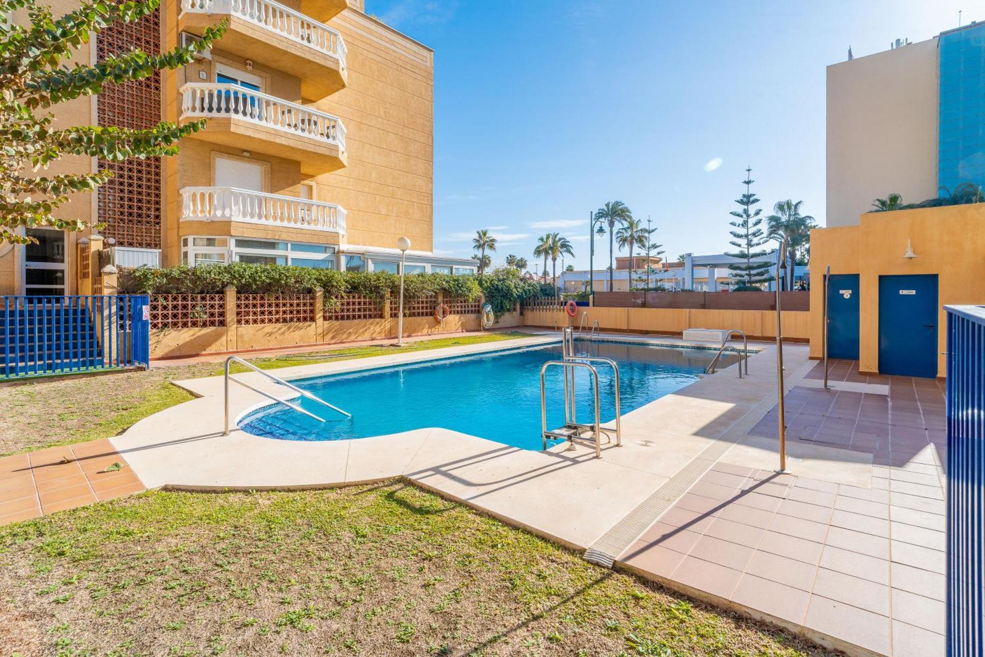 Casa Playa Guadalmar, Beautiful Apartment In Front Of The Sea, Wifi, Ac, Smart Tv, Private Parking Малага Екстериор снимка